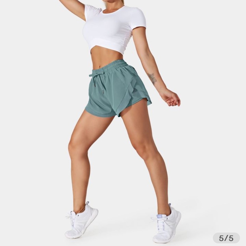 HALARA | 2-in-1 mesh flowy short drawstring